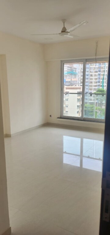 Room in 3 BHK Apartment at Andheri West – for Rent