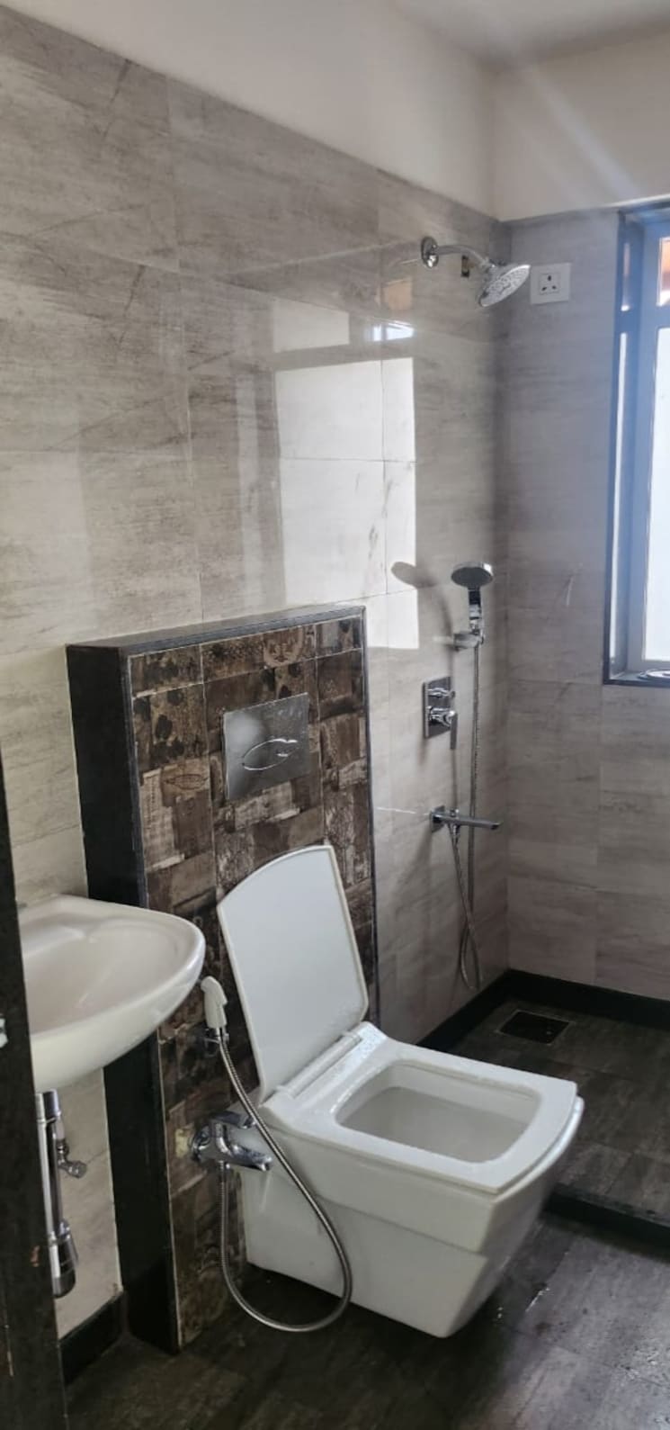 Bathroom, andheri west 3 Bedroom 1100 Sq.Ft. Apartment In Andheri West Mumbai 9601082