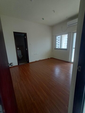 Room in 3 BHK Apartment at Purva Silversands, Mundhwa – for Rent