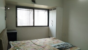 Room in 2 BHK Apartment at Llyod Estate, Wadala – for Rent