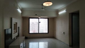 Room in 2 BHK Apartment at Llyod Estate, Wadala – for Rent