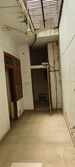 Room in  Pg at Vibhuti Khand – for Rent