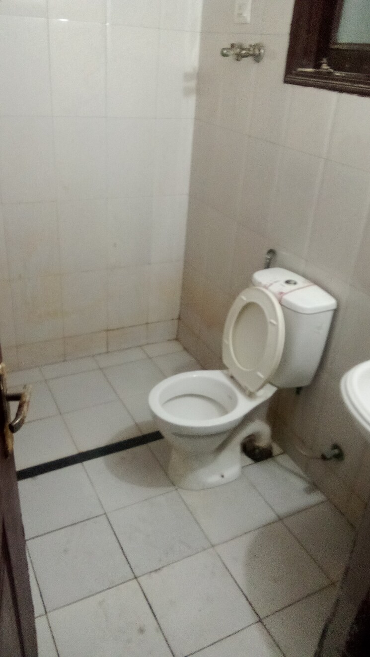 Bathroom, parker-white-lily 3 Bedroom 1750 Sq.Ft. Apartment In Sector 8 Sonipat 9601269