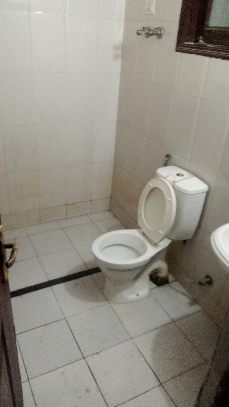 Bathroom, parker-white-lily 3 Bedroom 1750 Sq.Ft. Apartment In Sector 8 Sonipat 9601269