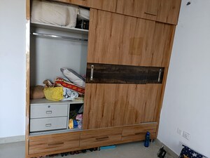 Furnished Amenities in 3 BHK Apartment at Parker White Lily, Sector 8 – for Rent