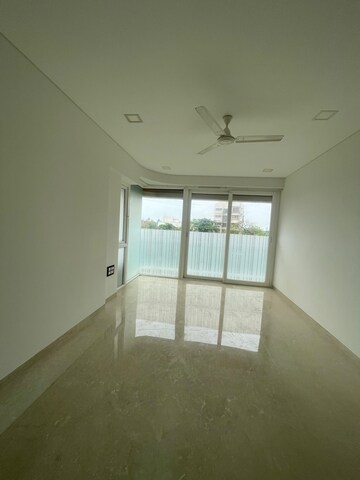 Room in 4 BHK Apartment at Spark Desai Oceanic, Worli – for Sale