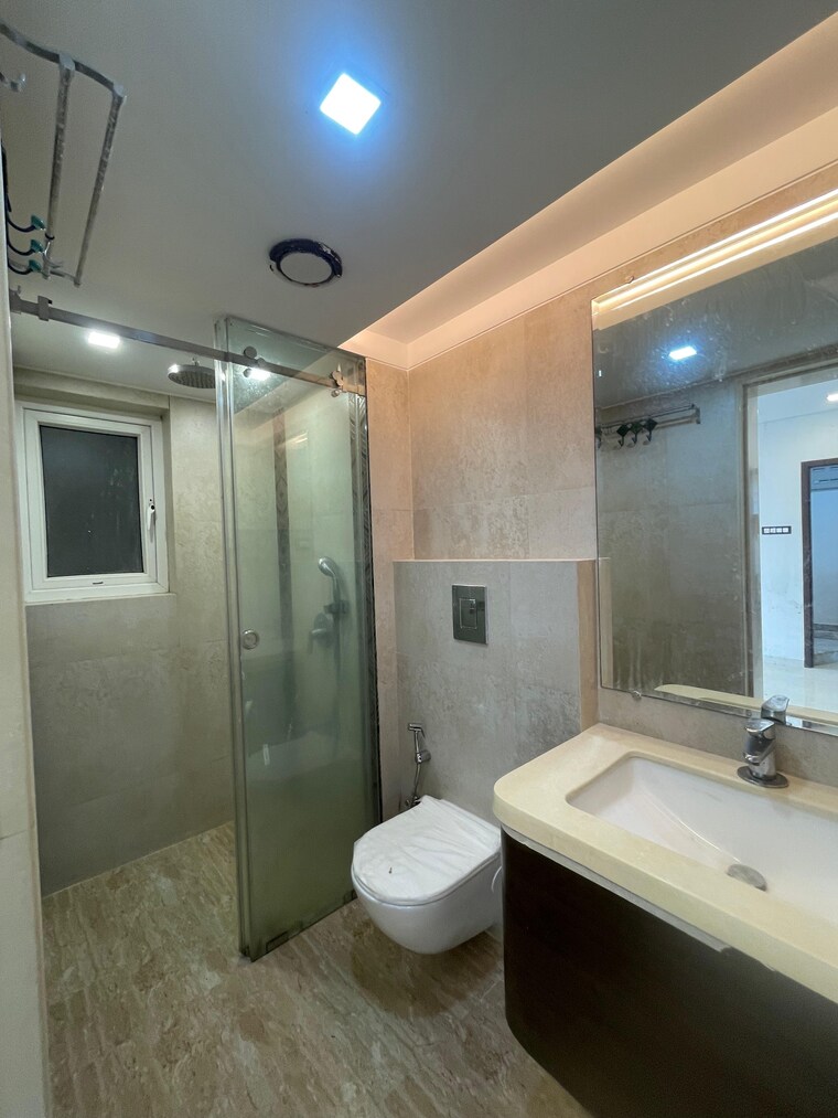 Bathroom, spark-desai-oceanic 4 Bedroom 1714 Sq.Ft. Apartment In Worli Mumbai 9601125