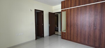 Room in 2 BHK Apartment at Puravankara Palm Beach, Hennur – for Rent