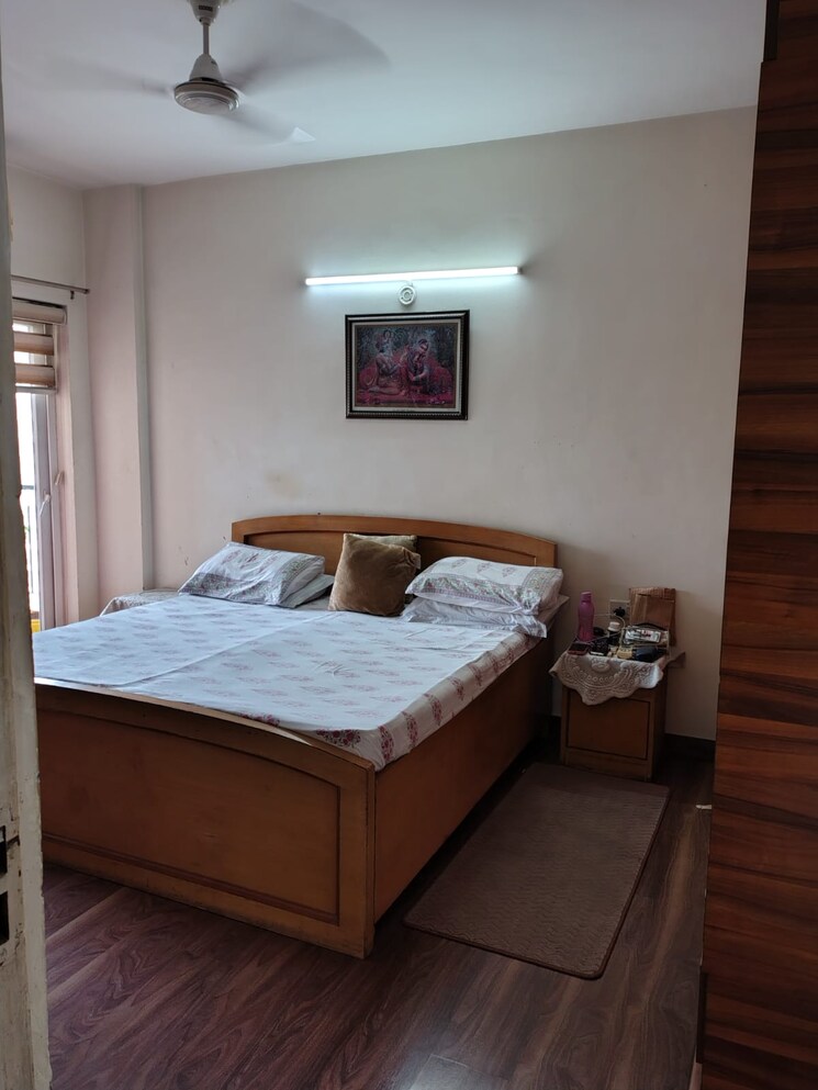 Bedroom, emaar-palm-gardens 3 Bedroom 1900 Sq.Ft. Apartment In Sector 83 Gurgaon 9601298