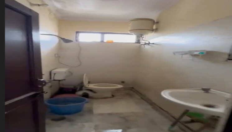 Bathroom, patel nagar 1 Bedroom 311 Sq.Ft. Apartment In Patel Nagar Delhi 9601270