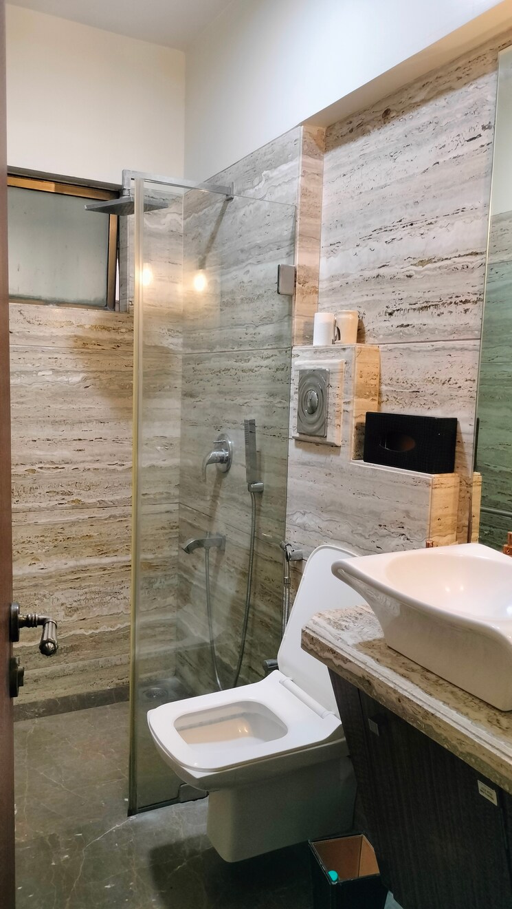 Bathroom, oberoi-realty-woods 5 Bedroom 2100 Sq.Ft. Apartment In Goregaon East Mumbai 9601294
