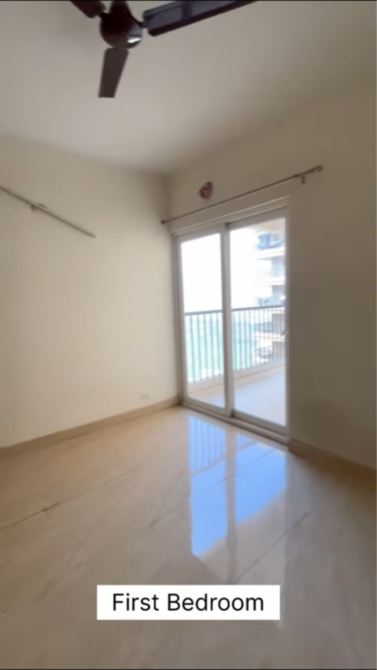 Room, gaur-yamuna-city-16th-park-view 2 Bedroom 1000 Sq.Ft. Apartment In Sector 19 Yamuna Expressway Greater Noida 9601323