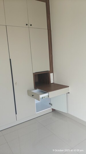 Room in 2 BHK Apartment at Purva Atmosphere, Thanisandra Main Road – for Rent