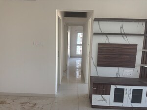 Room in 3 BHK Apartment at Godrej Green Vistas, Mahalunge – for Rent