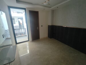 Room in 3 BHK Apartment at Anant Raj Ashok Estate, Sector 63a – for Rent