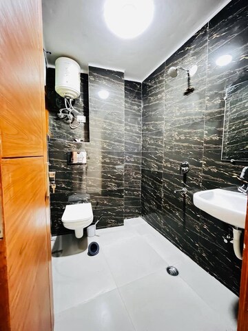 Master Bedroom in 1 BHK Builder Floor at Saket – for Rent