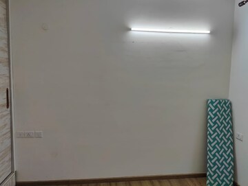 Furnished Amenities in 2.5 BHK Apartment at AIPL The Peaceful Homes, Sector 70a – for Sale