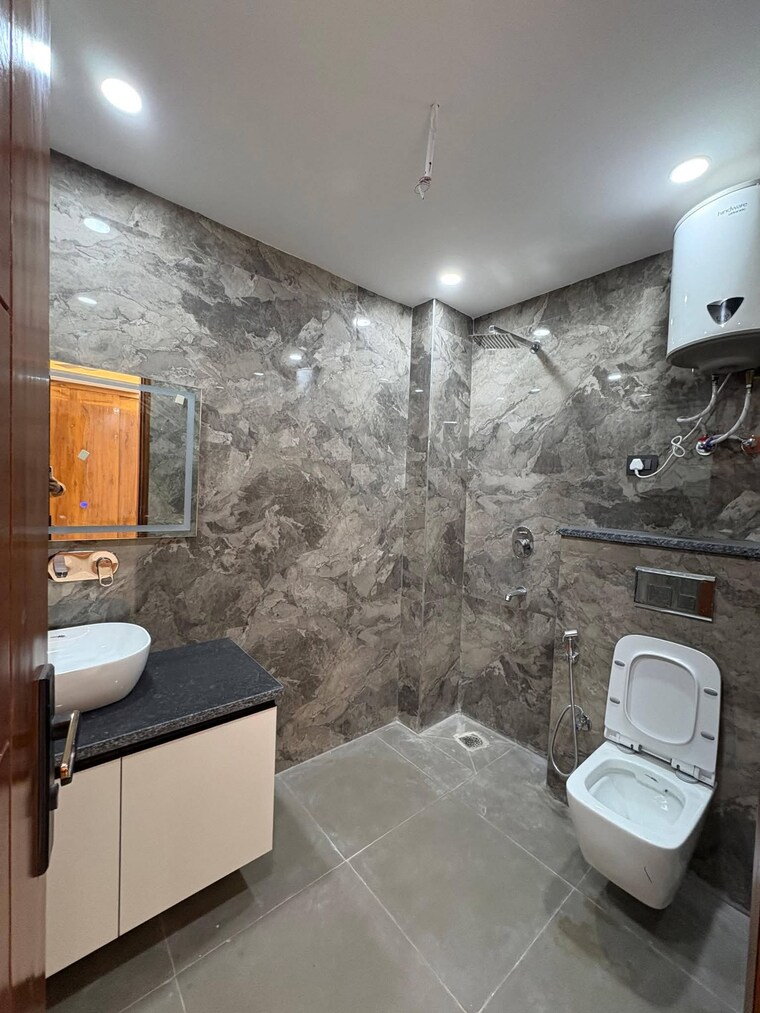 Master Bedroom, saket 3 Bedroom 1600 Sq.Ft. Builder Floor In Saket Delhi 9601594