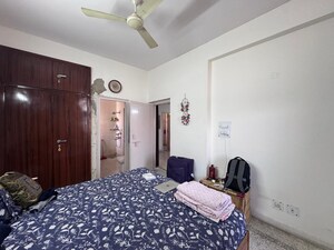 Room in 3 BHK Apartment at Sector 10 Dwarka – for Rent
