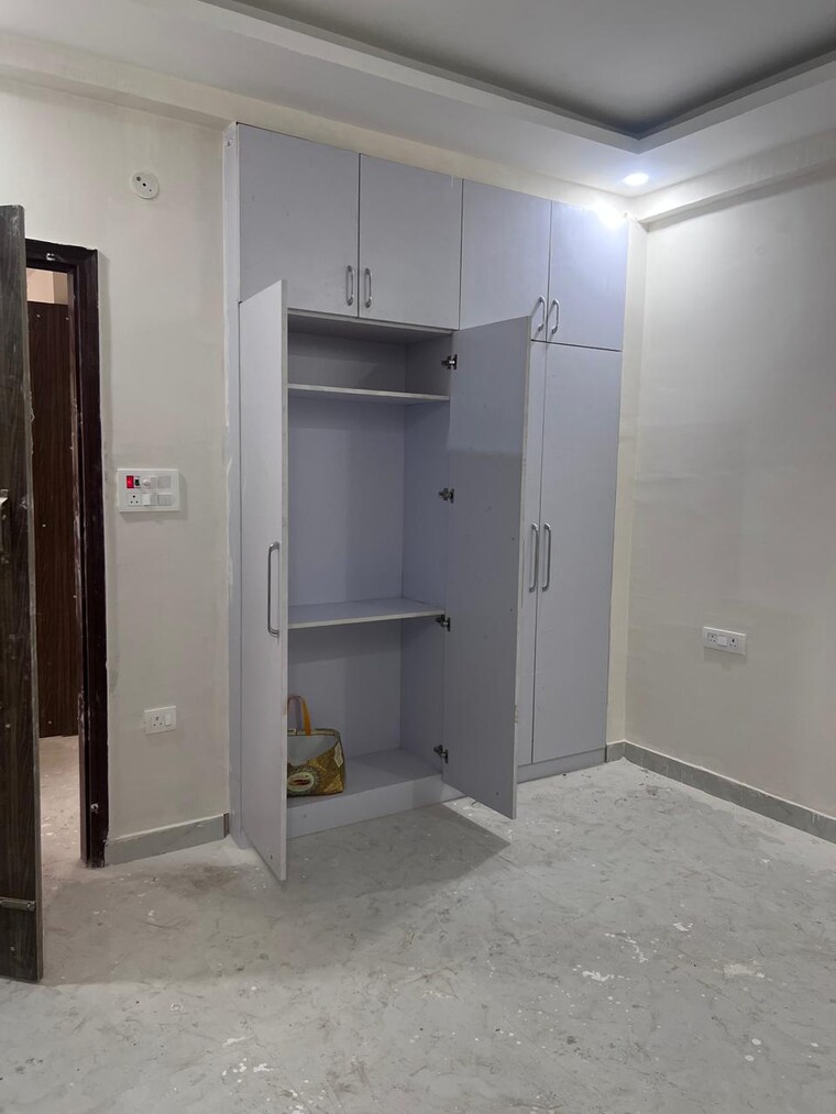 Room, sector 100 2 Bedroom 1440 Sq.Ft. Builder Floor In Sector 100 Noida 9601591