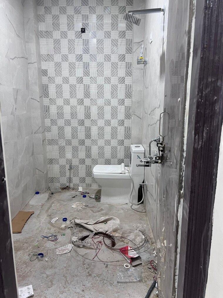 Attached Bathroom, sector 100 2 Bedroom 1440 Sq.Ft. Builder Floor In Sector 100 Noida 9601591