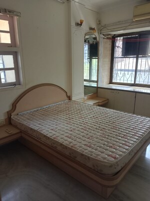 Bedroom in 2 BHK Apartment at Meghdoot CHS Malad, Malad West – for Rent