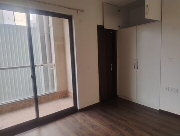 Room in 2 BHK Apartment at Signature Global City, Sector 37d – for Rent