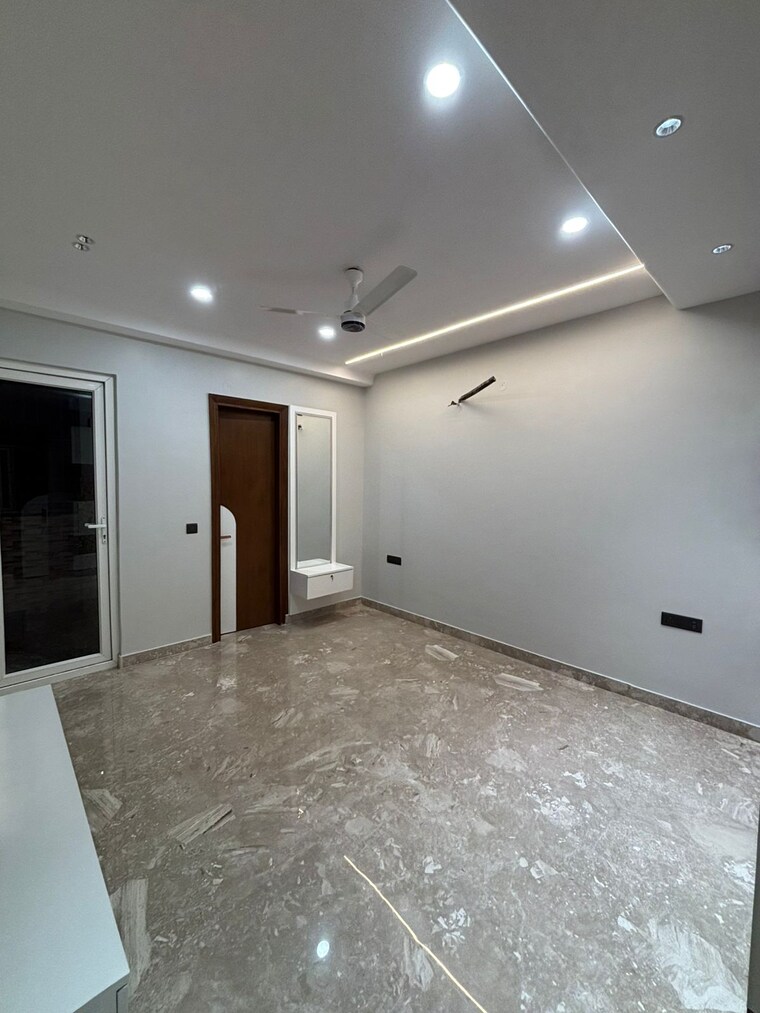 Room, shiv nagar 3 Bedroom 1800 Sq.Ft. Builder Floor In Shiv Nagar Delhi 9601662