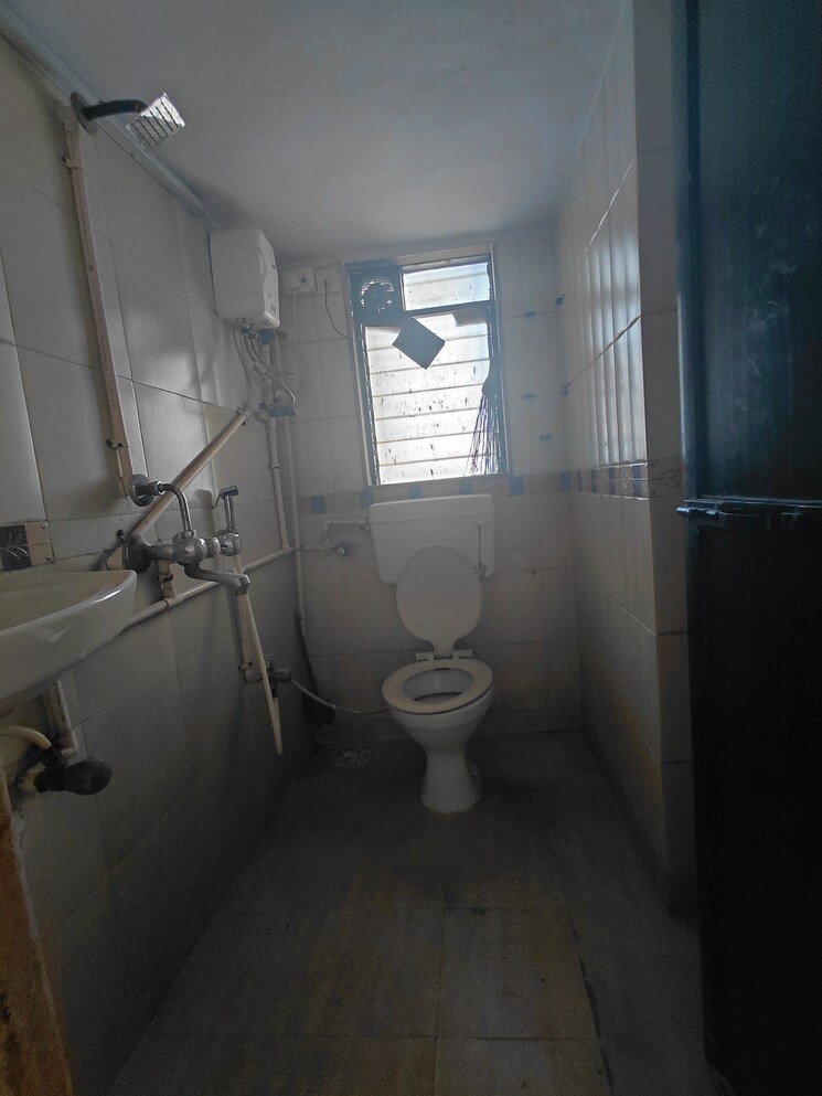 Bathroom, ashok-enclave-malad-west 2 Bedroom 650 Sq.Ft. Apartment In Malad West Mumbai 9601652