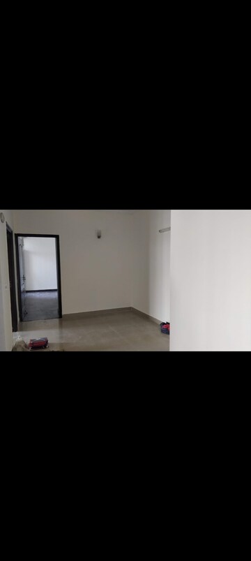 2 BHK Apartment For Rent in Mahagun Mascot, Sain Vihar