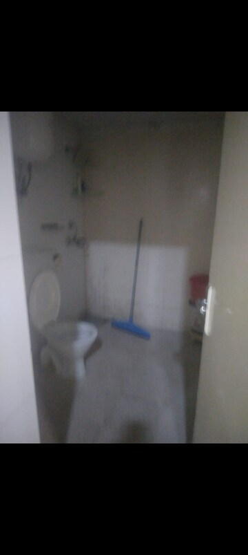 Furnished Amenities in 2 BHK Apartment at Mahagun Mascot, Sain Vihar – for Rent