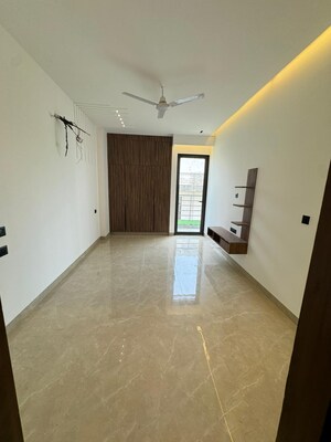 3 BHK Builder Floor For Rent in Smart World Orchard, Sector 61