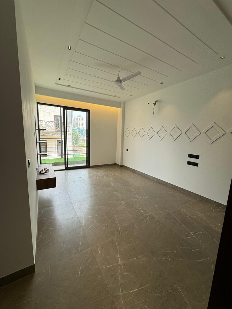 Room, smart-world-orchard 3 Bedroom 1650 Sq.Ft. Builder Floor In Sector 61 Gurgaon 9601677