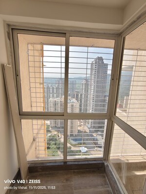 Room in 1 BHK Apartment at Puraniks Tokyo Bay, Kasarvadavali – for Rent