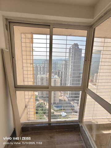 Room in 1 BHK Apartment at Puraniks Tokyo Bay, Kasarvadavali – for Rent