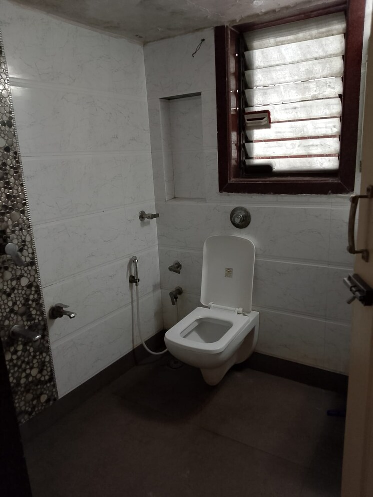 Bathroom, vikas-park-chs 2 Bedroom 670 Sq.Ft. Apartment In Malad West Mumbai 9601750