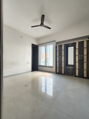 Room in 3 BHK Apartment at Majestique Towers, Kharadi – for Sale