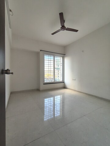 Room in 3 BHK Apartment at Majestique Towers, Kharadi – for Sale