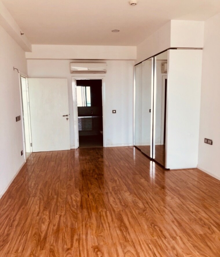 Room, sector 54 4 Bedroom 3529 Sq.Ft. Apartment In Sector 54 Gurgaon 9601902