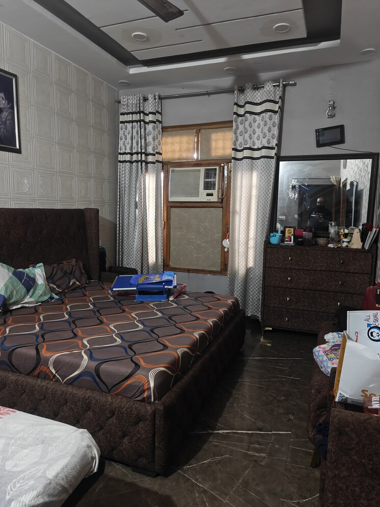 Bedroom, patiala road 5 Bedroom 500 Sq.Yd. Independent House In Patiala Road Zirakpur 9601898