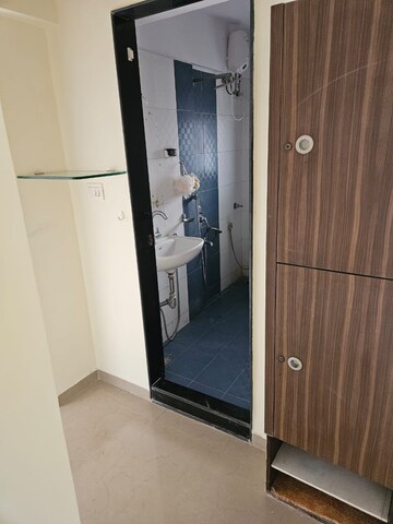Bathroom in 3.5 BHK Apartment at Siroya Marina, Mazgaon – for Rent