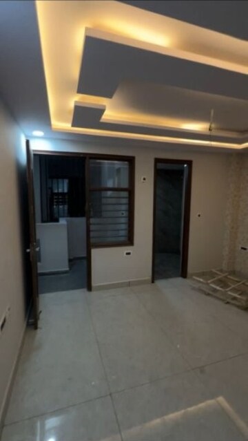 Room in 3 BHK Builder Floor at RPS Palm Drive, Sector 88 – for Rent