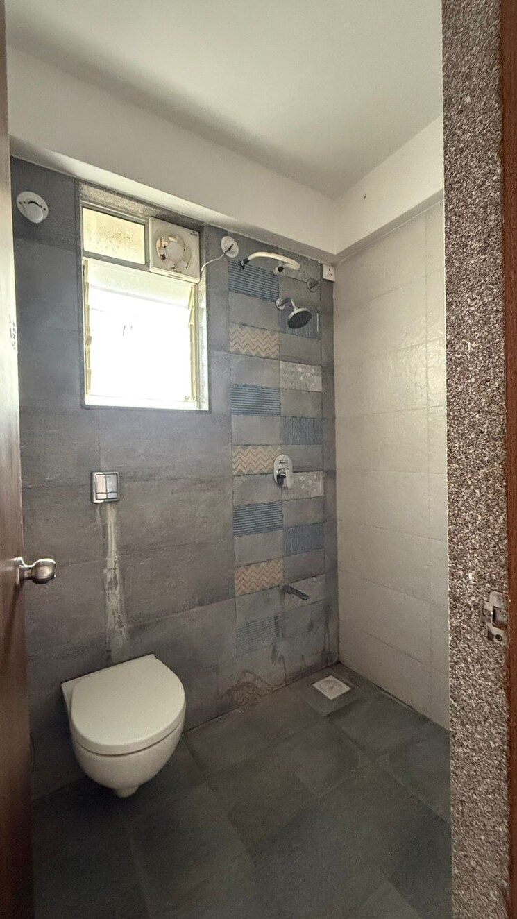 Bathroom, maple-feel-bliss 2.5 Bedroom 1231 Sq.Ft. Apartment In Bavdhan Pune 9602020
