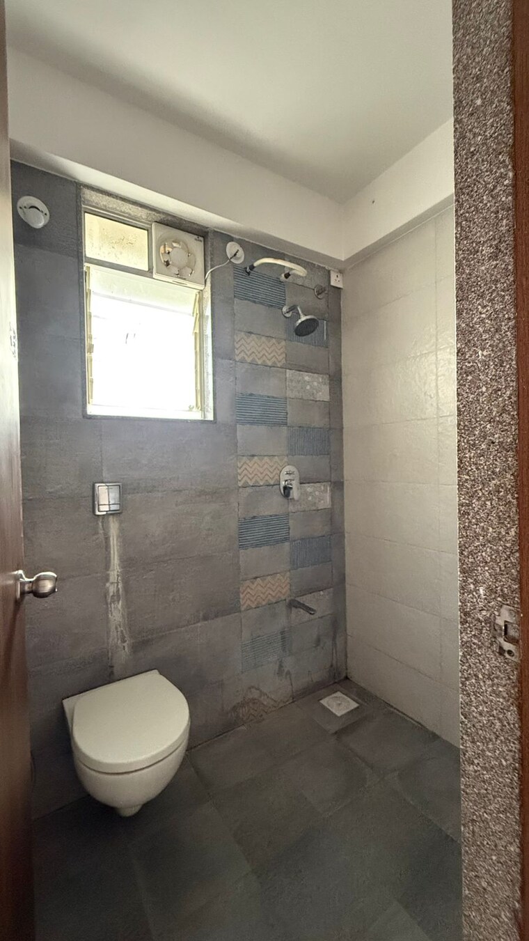 Bathroom, maple-feel-bliss 2.5 Bedroom 1231 Sq.Ft. Apartment In Bavdhan Pune 9602020