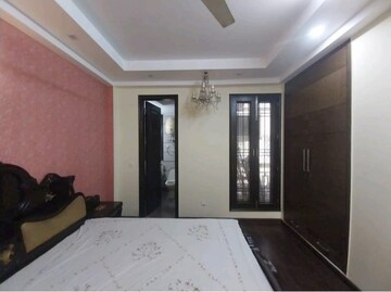 Room in 2 BHK Builder Floor at Saket – for Rent