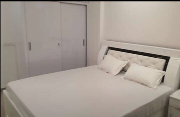 Room in 3 BHK Apartment at Gomti Nagar – for Rent