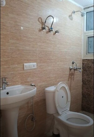 Bathroom in 3 BHK Apartment at Gomti Nagar – for Rent