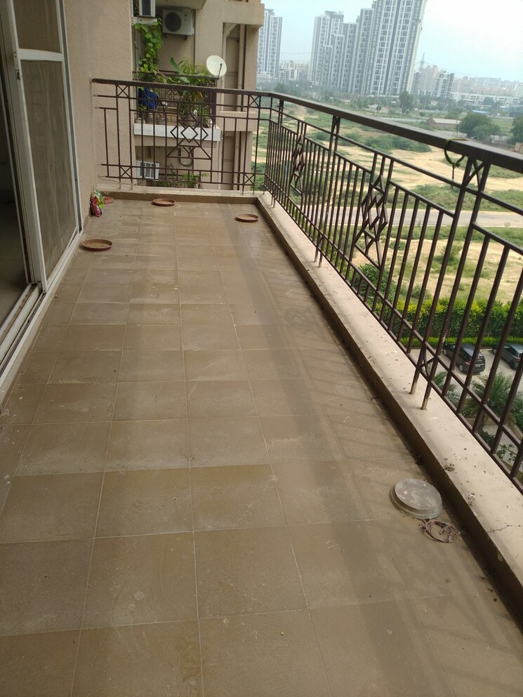 Balcony, tulip-purple 4 Bedroom 2400 Sq.Ft. Apartment In Sector 69 Gurgaon 9602031