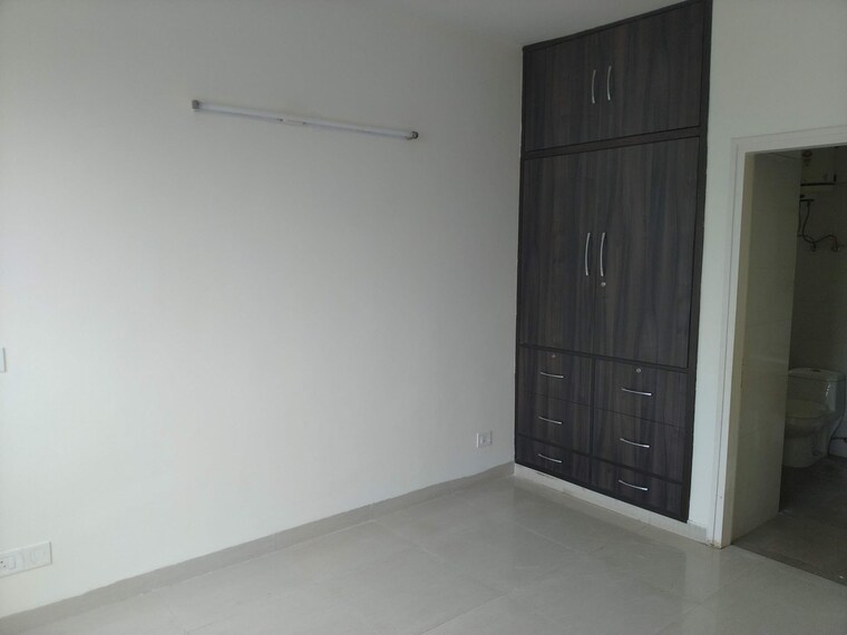 Room, tulip-purple 4 Bedroom 2400 Sq.Ft. Apartment In Sector 69 Gurgaon 9602031