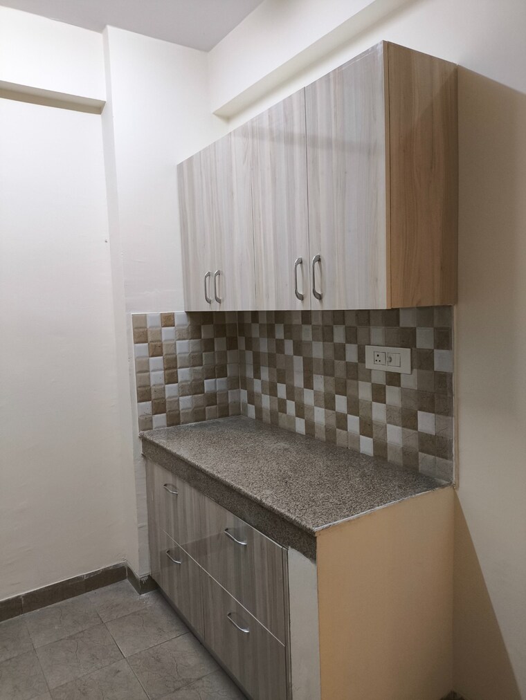 Kitchen, tulip-purple 4 Bedroom 2400 Sq.Ft. Apartment In Sector 69 Gurgaon 9602031